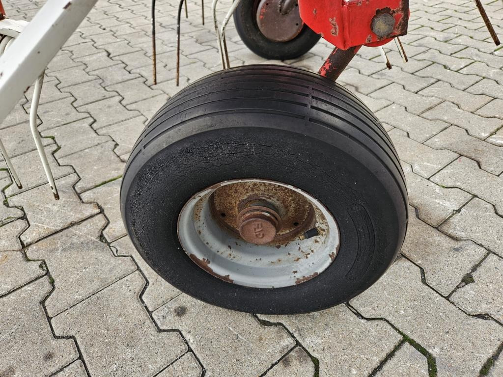 Pöttinger HIT 69 N-Z - لمّامَة القش: صور 4 Pöttinger HIT 69 N-Z - لمّامَة القش: صور 4