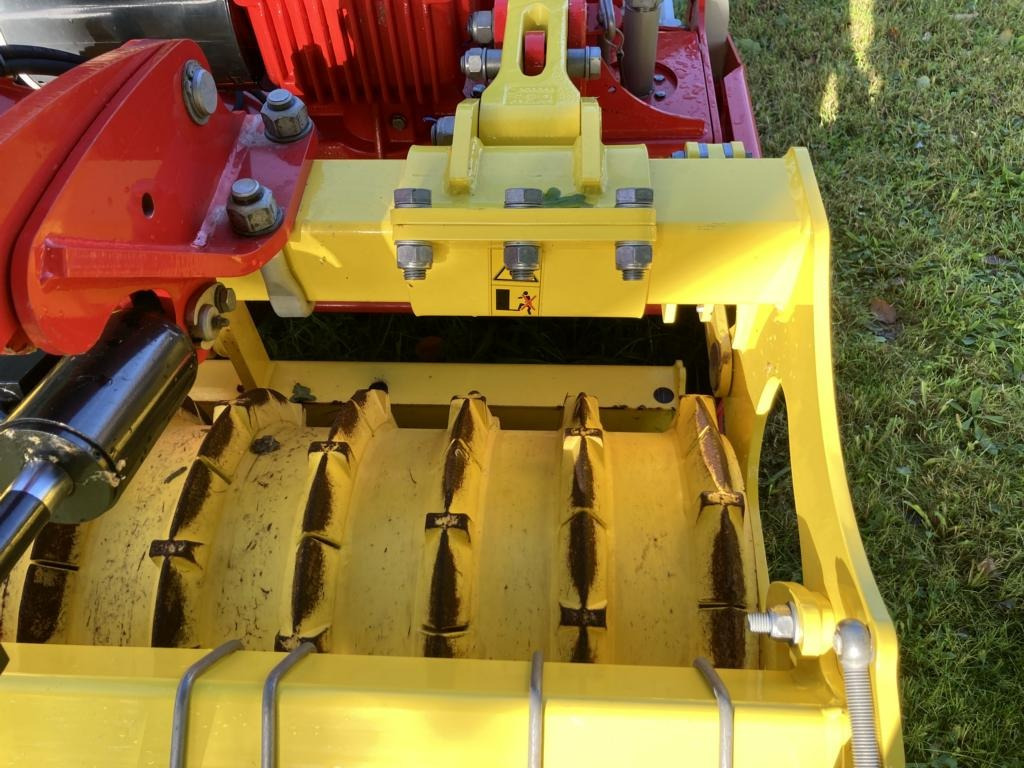 Pöttinger LION 403 C - الأمشاط الزراعية: صور 5 Pöttinger LION 403 C - الأمشاط الزراعية: صور 5