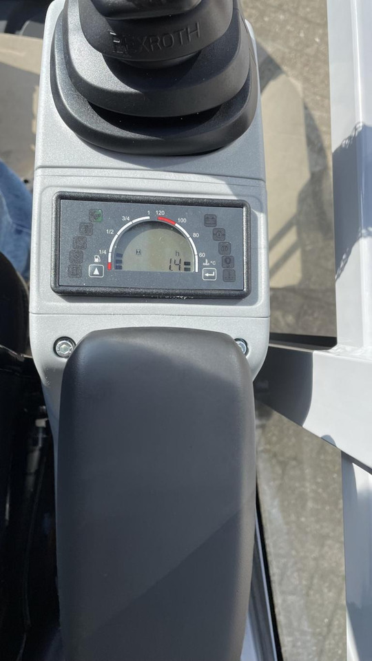 Wacker ET 16 - حفارة مصغرة: صور 5 Wacker ET 16 - حفارة مصغرة: صور 5