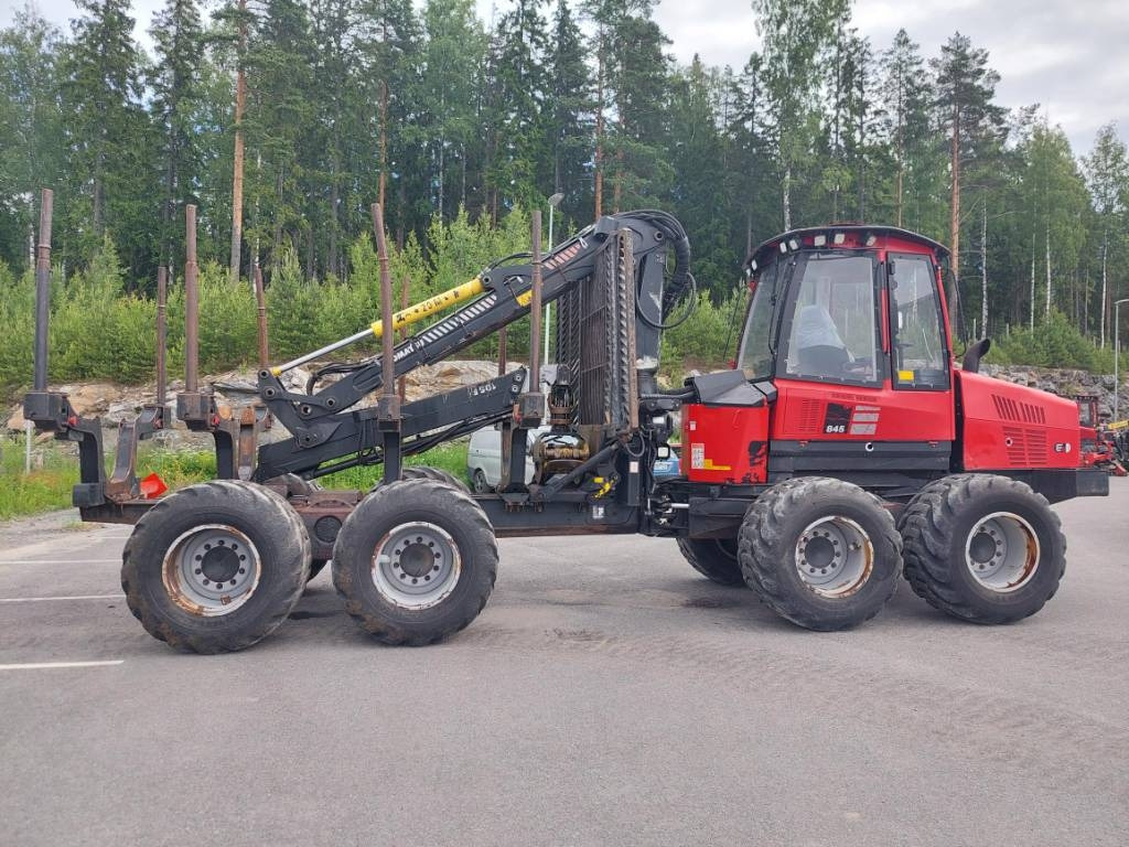 Komatsu 845 - شاحنات نقل الأخشاب في الغابات: صور 5 Komatsu 845 - شاحنات نقل الأخشاب في الغابات: صور 5