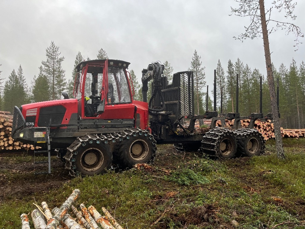 Komatsu 875 - شاحنات نقل الأخشاب في الغابات: صور 3 Komatsu 875 - شاحنات نقل الأخشاب في الغابات: صور 3