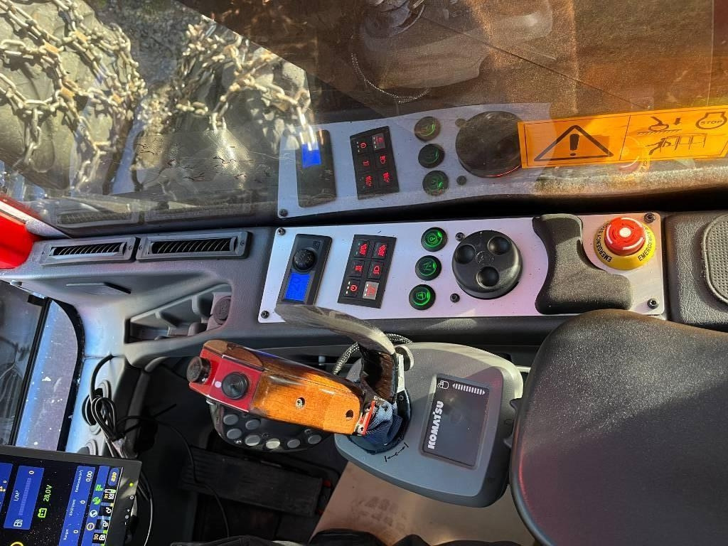 Komatsu 901  - الحصادات: صور 2 Komatsu 901  - الحصادات: صور 2