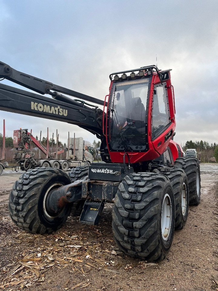 Komatsu 911 - الحصادات: صور 1 Komatsu 911 - الحصادات: صور 1