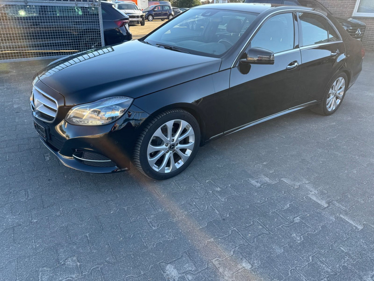 Mercedes-Benz E 350 BlueTec 4Matic Leder/Camera /AHK / Keyless - سيارة: صور 2 Mercedes-Benz E 350 BlueTec 4Matic Leder/Camera /AHK / Keyless - سيارة: صور 2