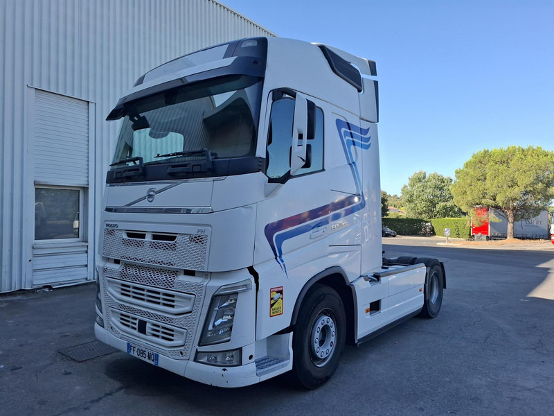 Volvo FH - شاحنة جرار: صور 1 Volvo FH - شاحنة جرار: صور 1