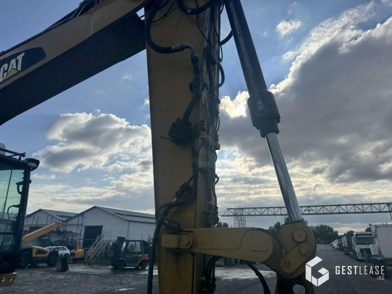 Caterpillar M315F - حفارة على عجلات: صور 5 Caterpillar M315F - حفارة على عجلات: صور 5