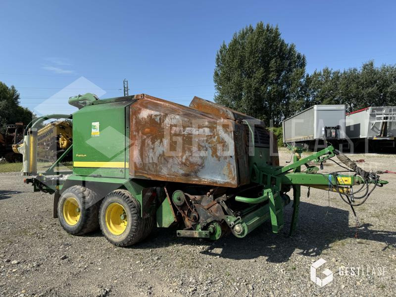 John Deere 744 - مكبس القش الدائري: صور 1 John Deere 744 - مكبس القش الدائري: صور 1