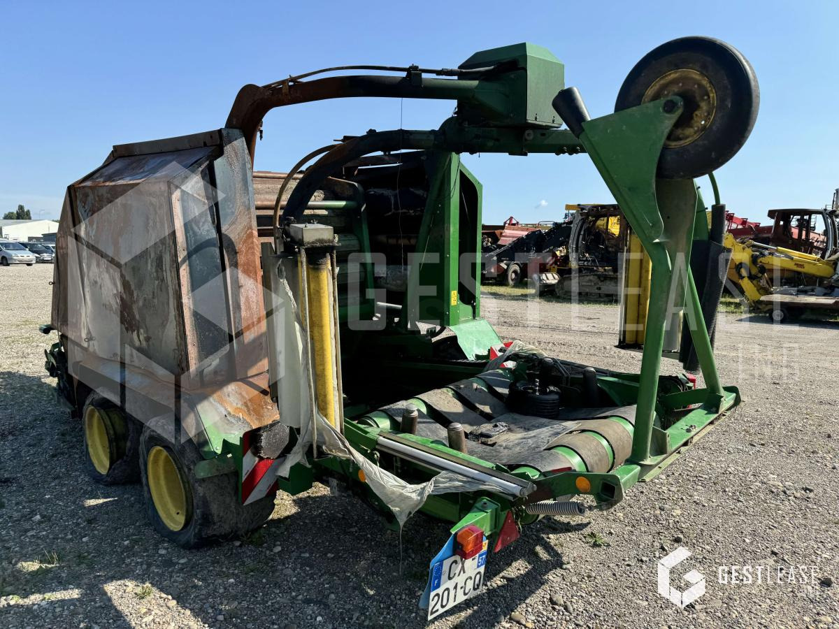John Deere 744 - مكبس القش الدائري: صور 3 John Deere 744 - مكبس القش الدائري: صور 3