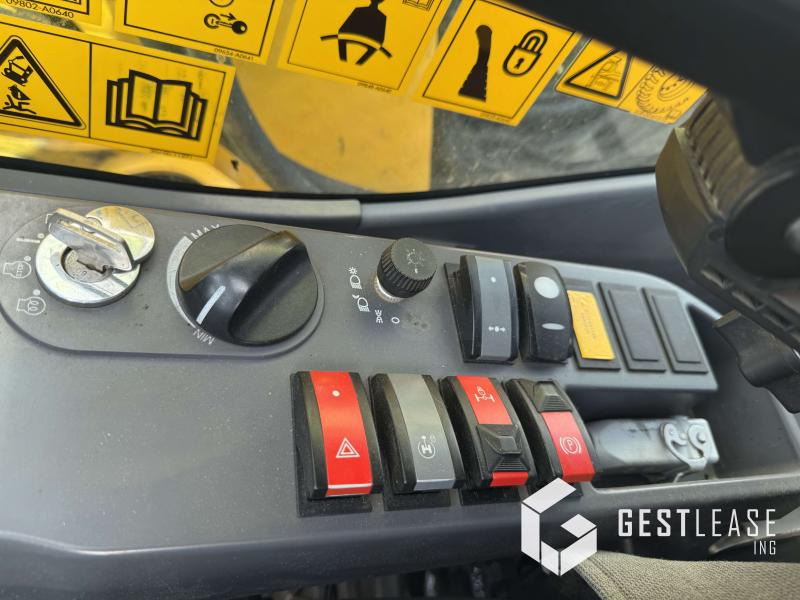 حفارة على عجلات Komatsu PW148-11: صور 15