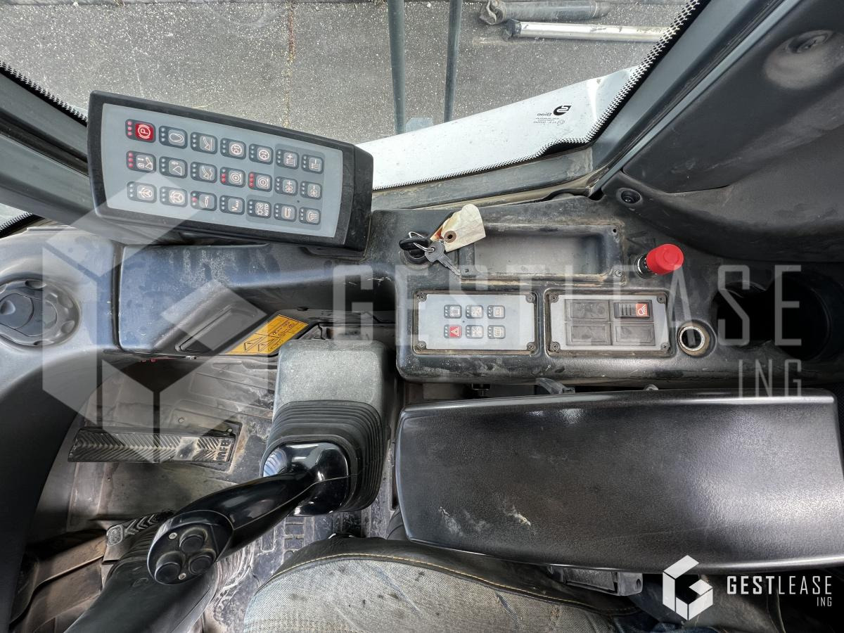اللودر بعجل Liebherr L580 ENGIN NEW: صور 19
