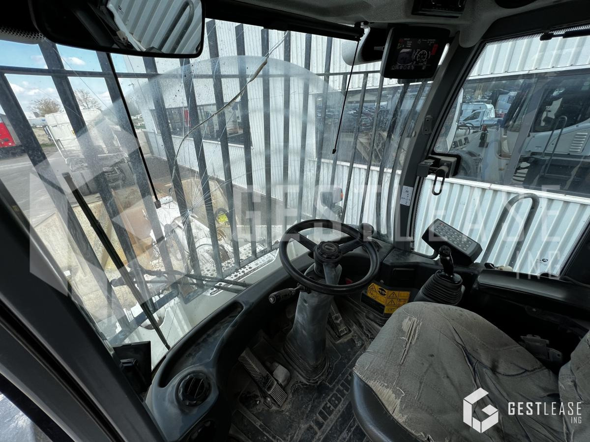 اللودر بعجل Liebherr L580 ENGIN NEW: صور 23