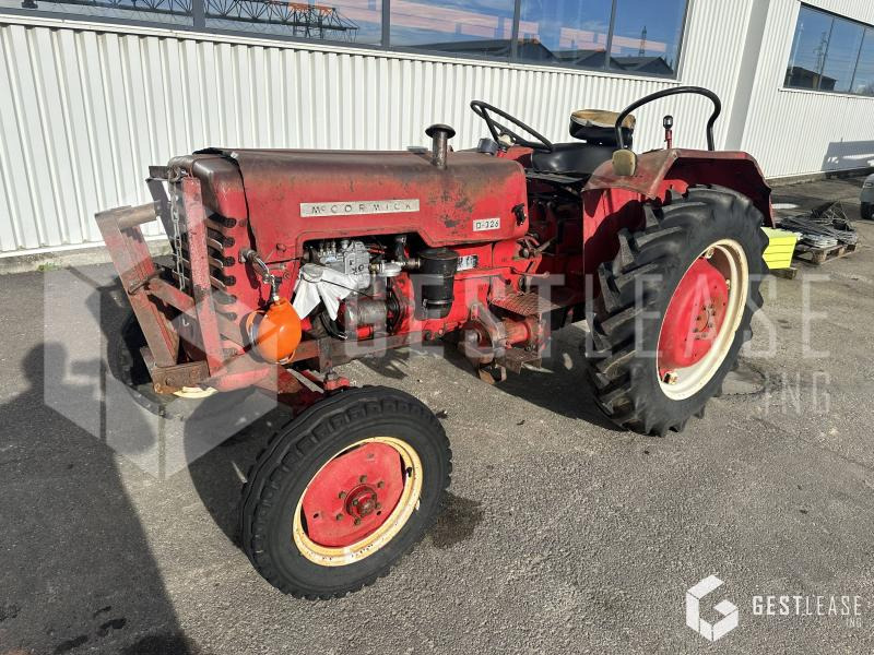 Mc Cormick D326 - جرار: صور 1 Mc Cormick D326 - جرار: صور 1