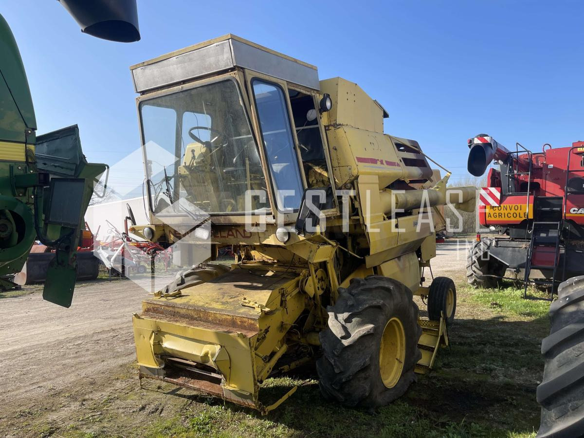 New Holland CLAYSON 1540 - حصادة شاملة: صور 4 New Holland CLAYSON 1540 - حصادة شاملة: صور 4