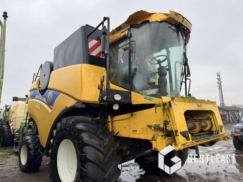 New Holland CX5090 - حصادة شاملة: صور 4 New Holland CX5090 - حصادة شاملة: صور 4