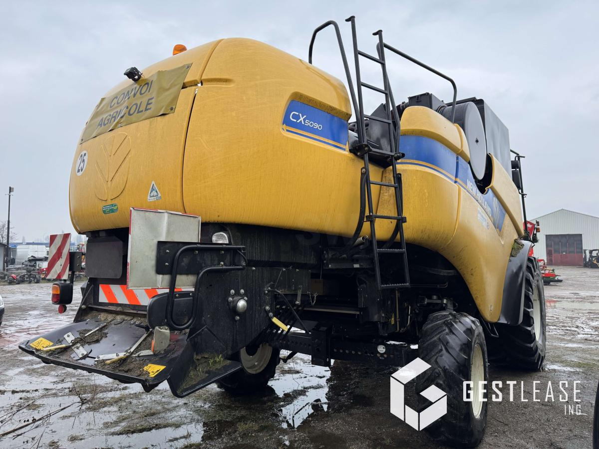 New Holland CX5090 - حصادة شاملة: صور 3 New Holland CX5090 - حصادة شاملة: صور 3