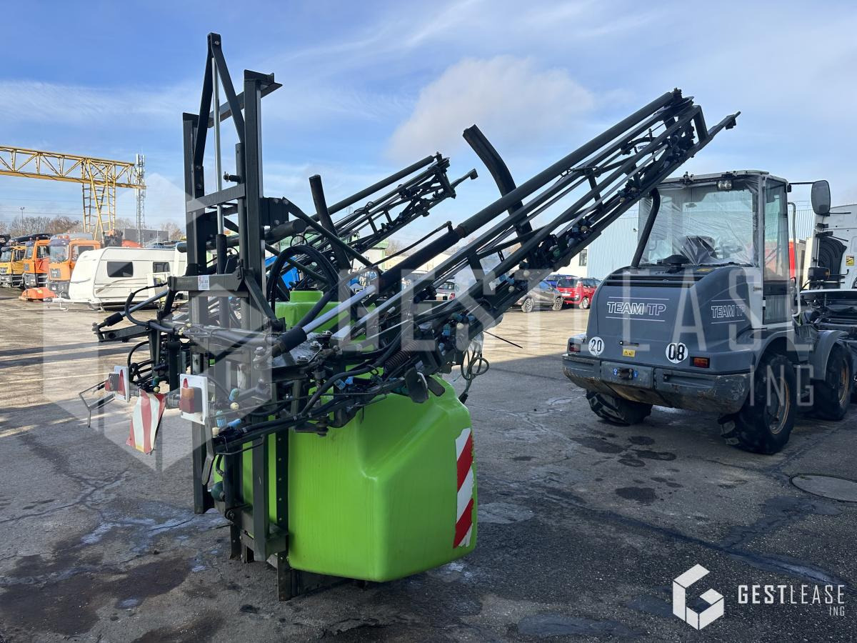 Tecnoma 16M 1000L - آلة الرش المعلقة: صور 3 Tecnoma 16M 1000L - آلة الرش المعلقة: صور 3