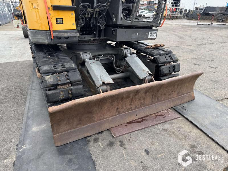 Volvo ECR145 EL - حفارات زحافة: صور 5 Volvo ECR145 EL - حفارات زحافة: صور 5