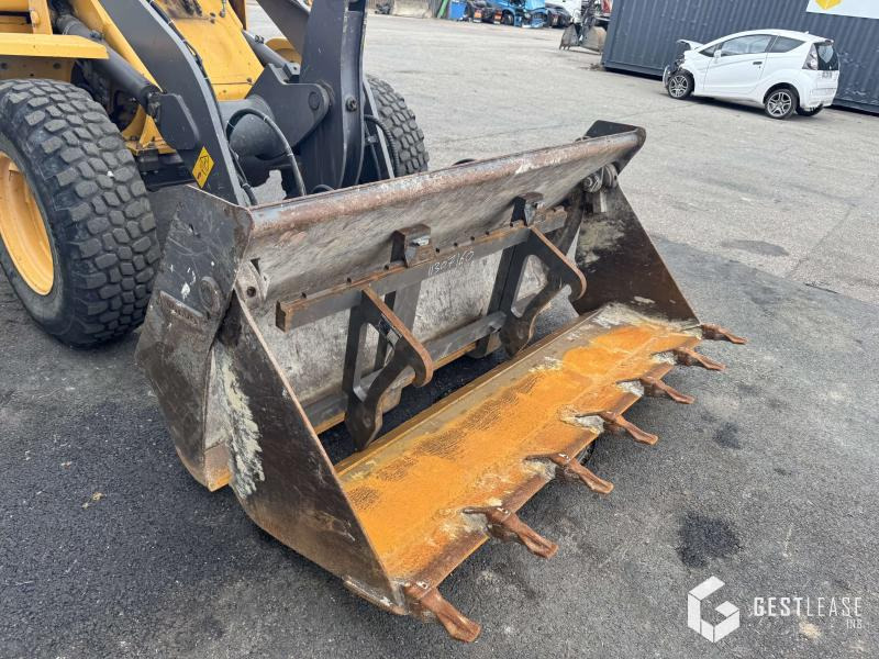 Volvo L30G - اللودر بعجل: صور 5 Volvo L30G - اللودر بعجل: صور 5