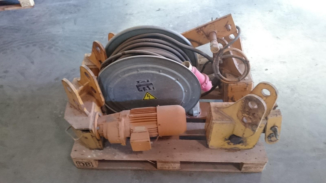 Liebherr Schienenfahrewerk Schienenfahrwerk für 34K, 35K - معدات البناء: صور 3 Liebherr Schienenfahrewerk Schienenfahrwerk für 34K, 35K - معدات البناء: صور 3