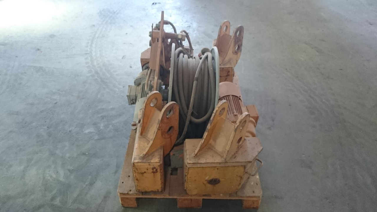 Liebherr Schienenfahrewerk Schienenfahrwerk für 34K, 35K - معدات البناء: صور 4 Liebherr Schienenfahrewerk Schienenfahrwerk für 34K, 35K - معدات البناء: صور 4