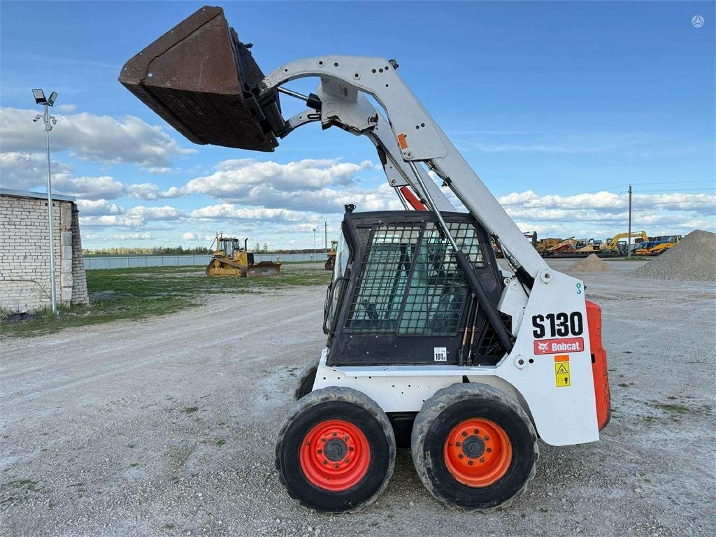 Bobcat S130 - شيول صغير: صور 4 Bobcat S130 - شيول صغير: صور 4