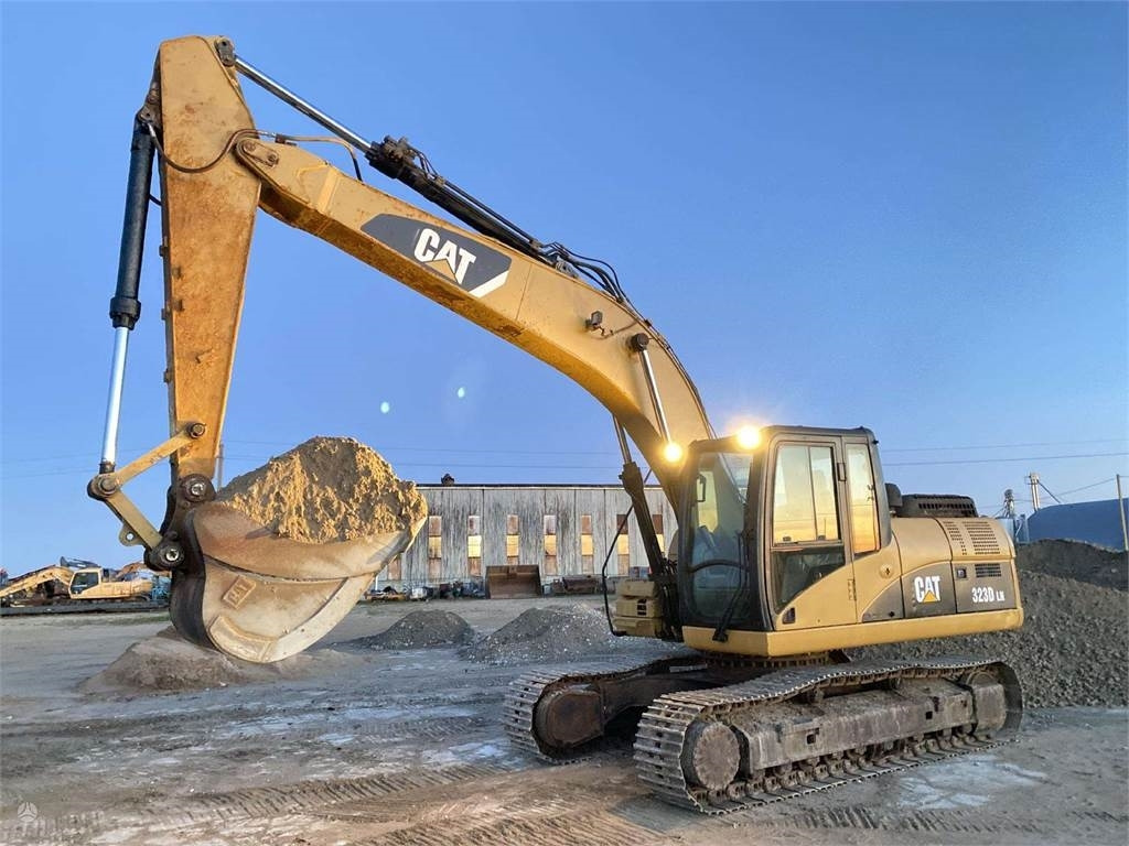CAT 323 DLN - حفارات زحافة: صور 1 CAT 323 DLN - حفارات زحافة: صور 1