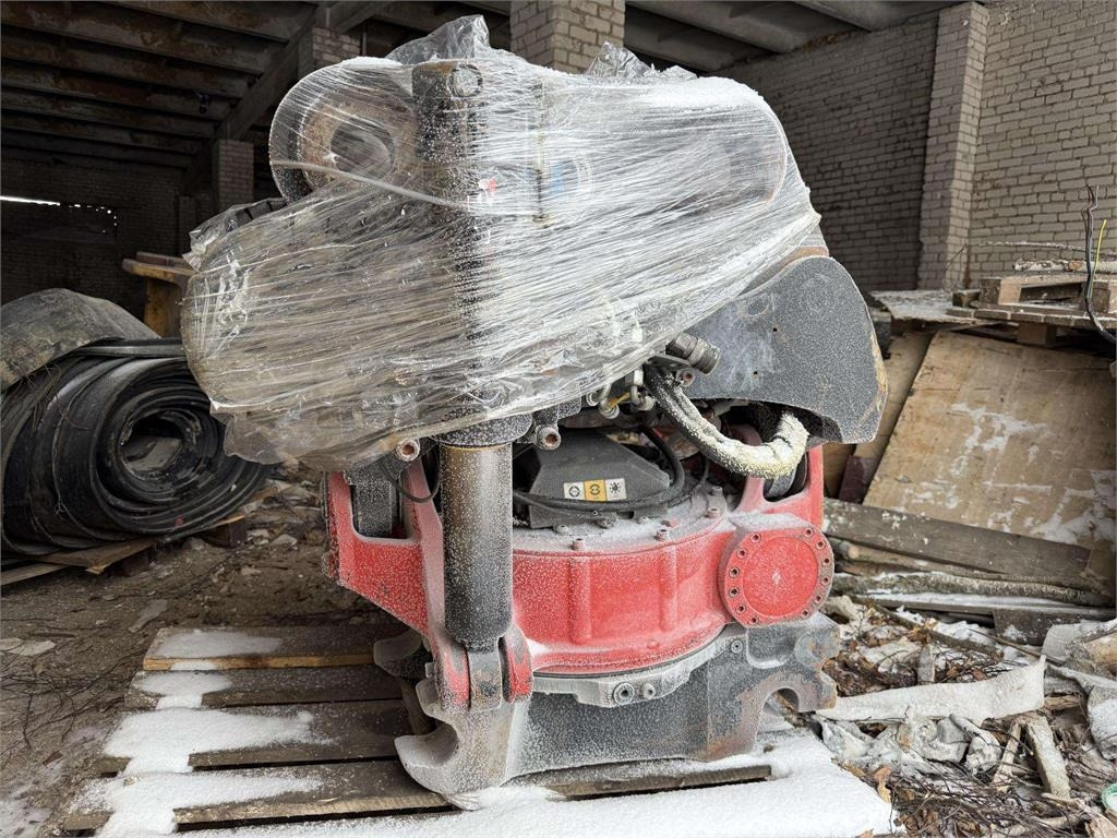 CAT 323 ROTOTILT R8 - حفارات زحافة: صور 2 CAT 323 ROTOTILT R8 - حفارات زحافة: صور 2