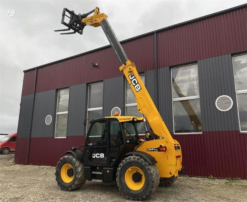 JCB 541-70 AgriSuper, 40 km/h - رافعة تلسكوبية: صور 2 JCB 541-70 AgriSuper, 40 km/h - رافعة تلسكوبية: صور 2