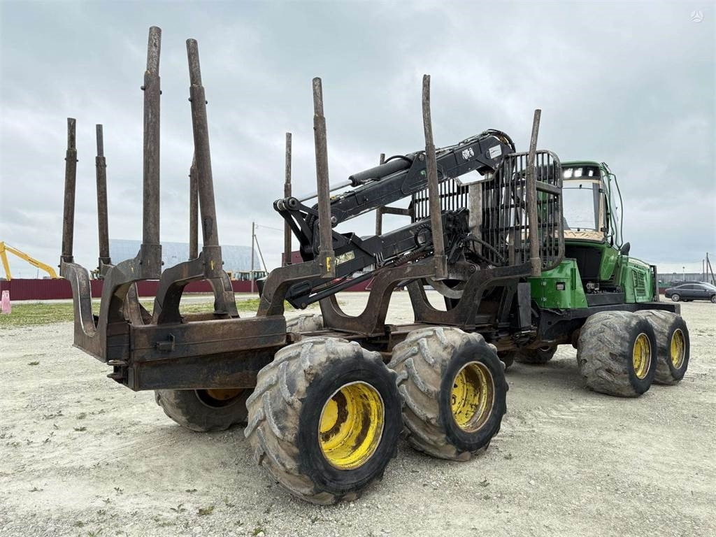 John Deere 1010 E , CF510 10 meter - شاحنات نقل الأخشاب في الغابات: صور 5 John Deere 1010 E , CF510 10 meter - شاحنات نقل الأخشاب في الغابات: صور 5
