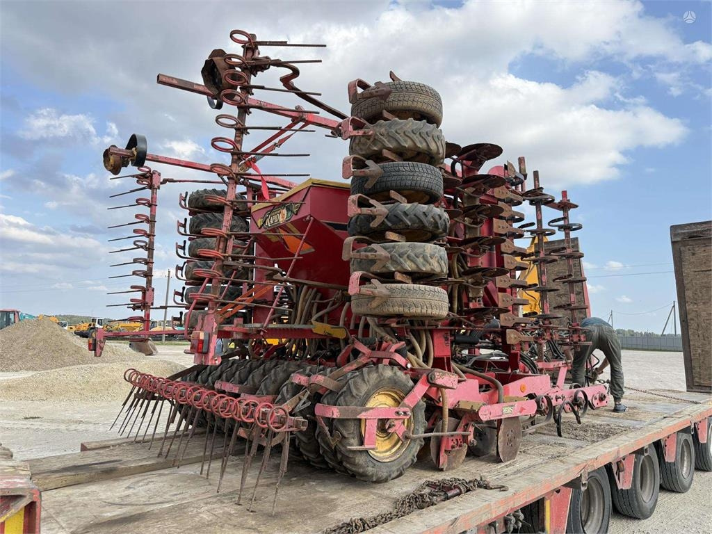 Vaderstad Rapid 600 F - معدات بذار: صور 4 Vaderstad Rapid 600 F - معدات بذار: صور 4