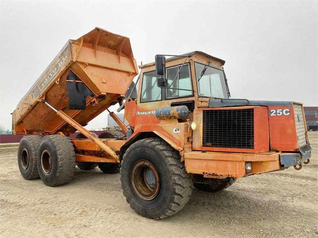 Volvo A25C , Nr.1 - شاحنة مفصلية: صور 1 Volvo A25C , Nr.1 - شاحنة مفصلية: صور 1