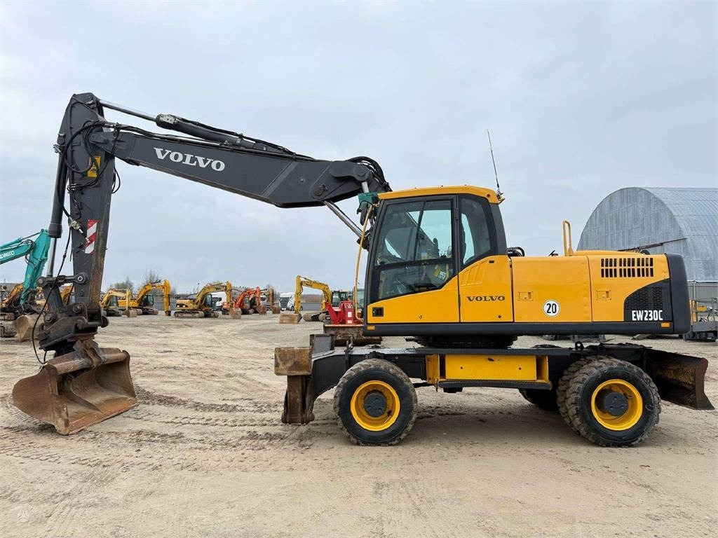 Volvo EW 230 C, 25 ton - حفارة على عجلات: صور 2 Volvo EW 230 C, 25 ton - حفارة على عجلات: صور 2