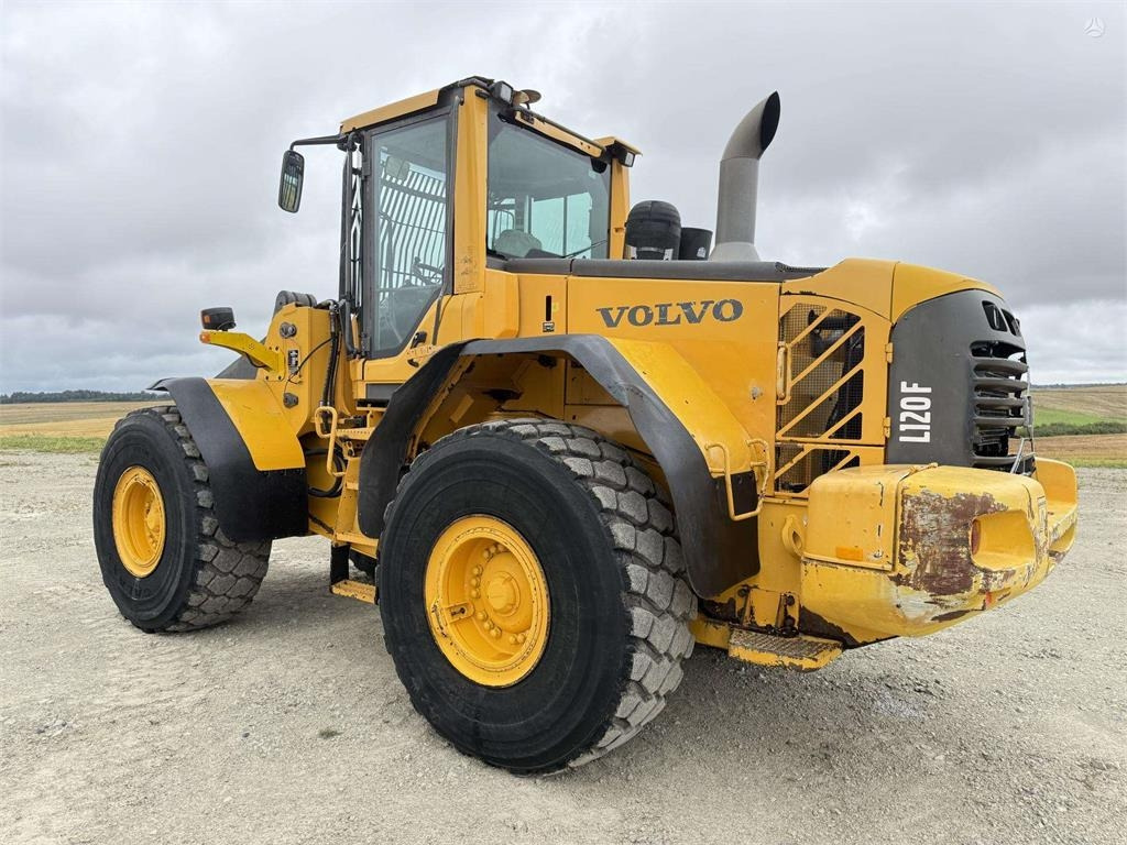 Volvo L 120 F , 4rd line , coupler - اللودر بعجل: صور 3 Volvo L 120 F , 4rd line , coupler - اللودر بعجل: صور 3