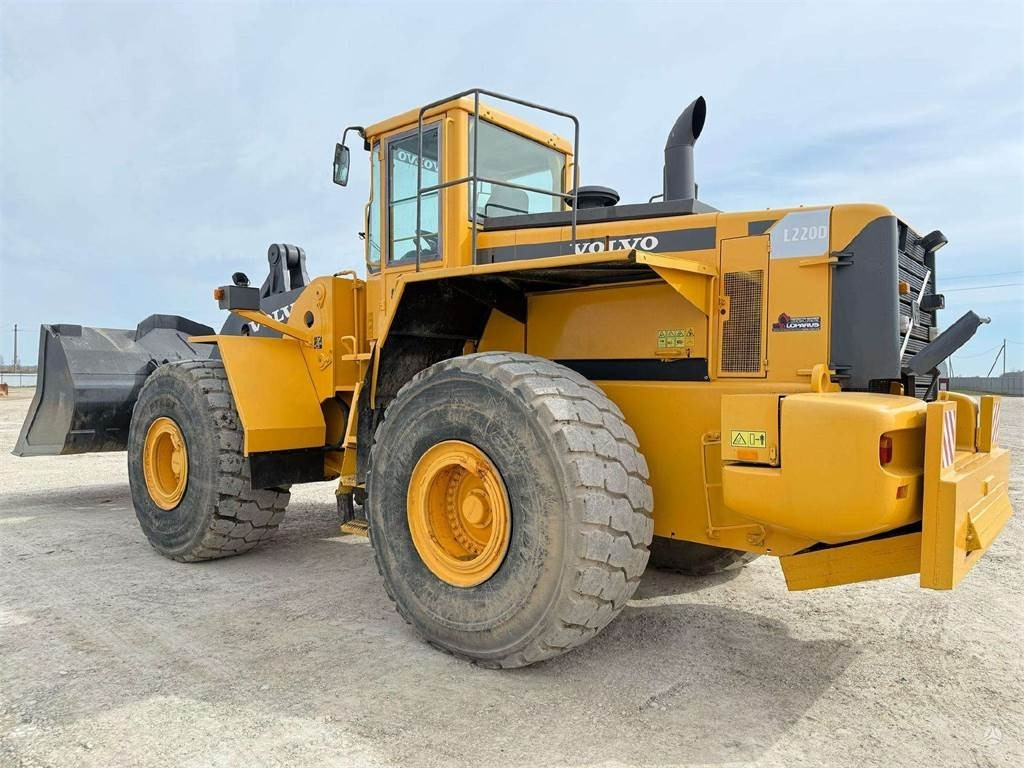Volvo L 220 D, Quick hitch, Third l - اللودر بعجل: صور 5 Volvo L 220 D, Quick hitch, Third l - اللودر بعجل: صور 5