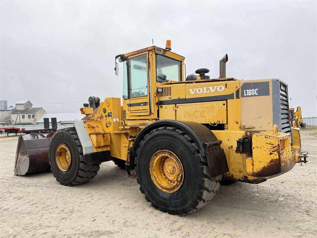 Volvo L180C quick coupler - اللودر بعجل: صور 3 Volvo L180C quick coupler - اللودر بعجل: صور 3