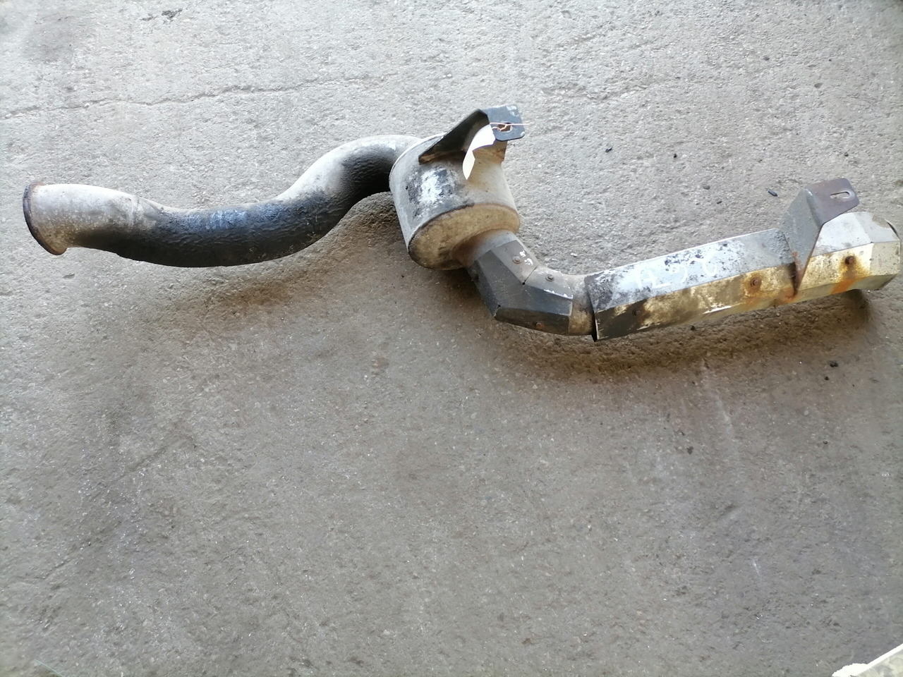 DAF Muffler 1682921 - كاتم صوت - شاحنة: صور 2 DAF Muffler 1682921 - كاتم صوت - شاحنة: صور 2