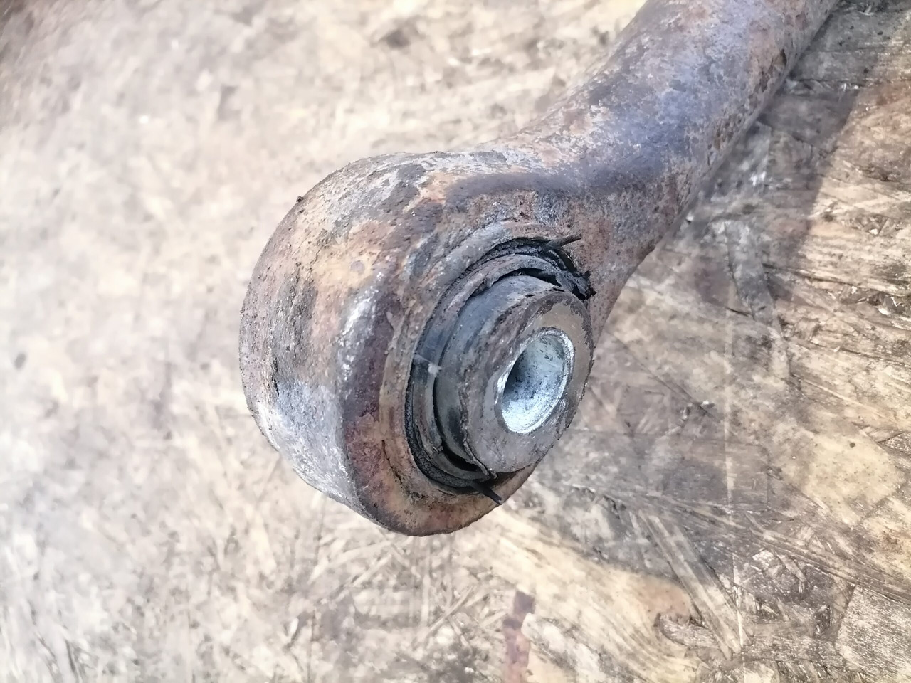 MAN Anti-roll bar 81437156108 - عمود التوازن - شاحنة: صور 3 MAN Anti-roll bar 81437156108 - عمود التوازن - شاحنة: صور 3