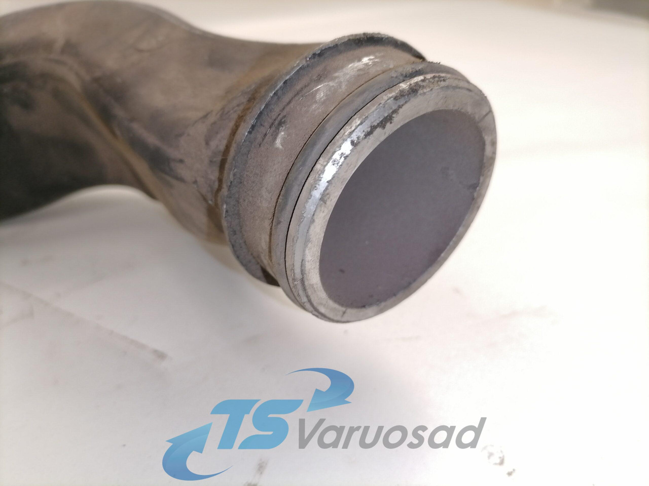 MAN Coolant pipe 51063023261 - نظام التبريد - شاحنة: صور 4 MAN Coolant pipe 51063023261 - نظام التبريد - شاحنة: صور 4