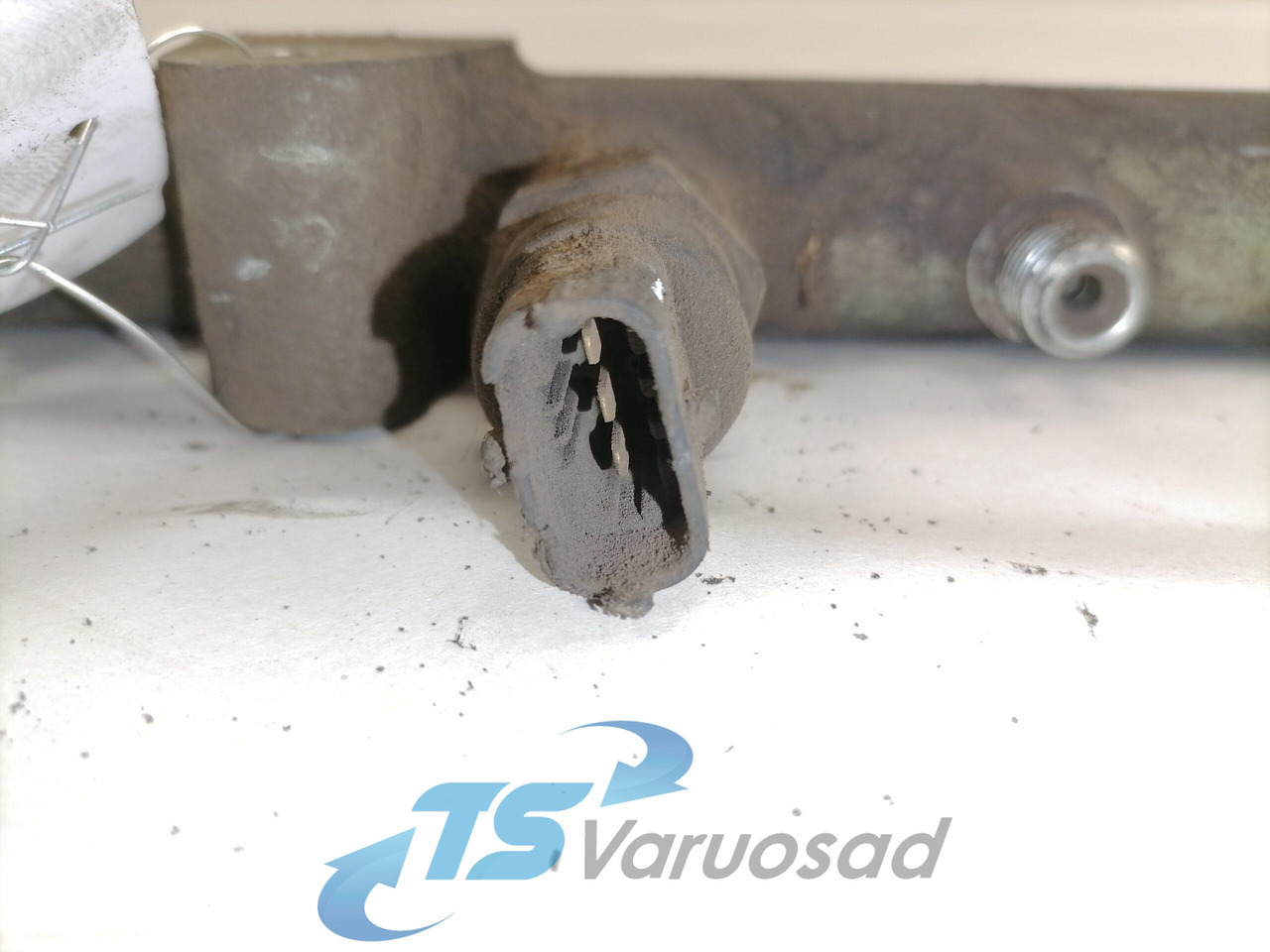 MAN Fuel collector 51103116058 - نظام الوقود - شاحنة: صور 4 MAN Fuel collector 51103116058 - نظام الوقود - شاحنة: صور 4