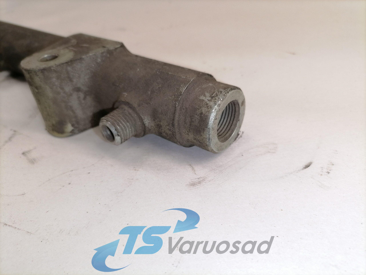 MAN Fuel collector 51103116058 - نظام الوقود - شاحنة: صور 5 MAN Fuel collector 51103116058 - نظام الوقود - شاحنة: صور 5