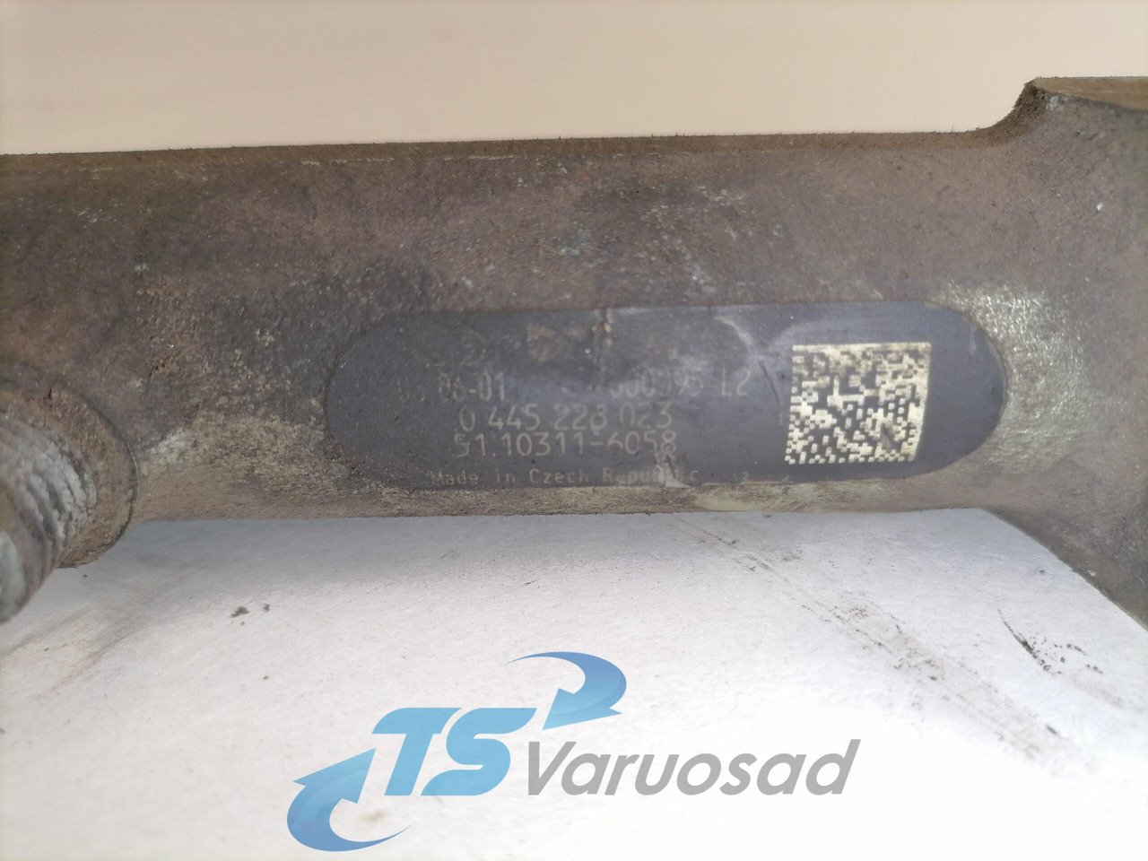 MAN Fuel collector 51103116058 - نظام الوقود - شاحنة: صور 2 MAN Fuel collector 51103116058 - نظام الوقود - شاحنة: صور 2