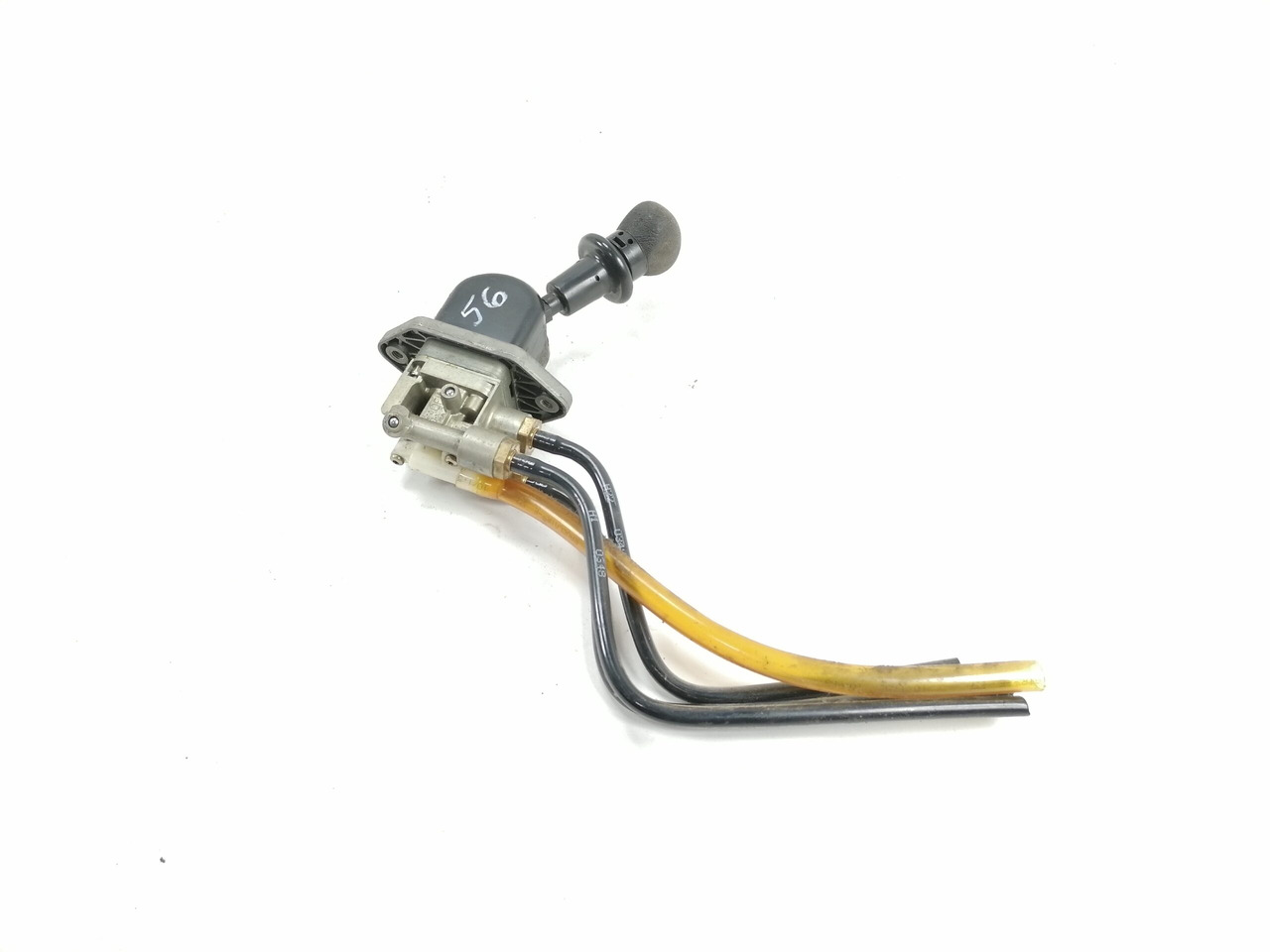 MAN Handbrake control lever 81523156156 - قطع غيار عامة - شاحنة: صور 1 MAN Handbrake control lever 81523156156 - قطع غيار عامة - شاحنة: صور 1