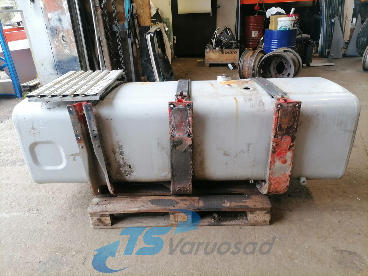 MAN Kütusepaak 780L 81122015608 - خزان وقود - شاحنة: صور 4 MAN Kütusepaak 780L 81122015608 - خزان وقود - شاحنة: صور 4