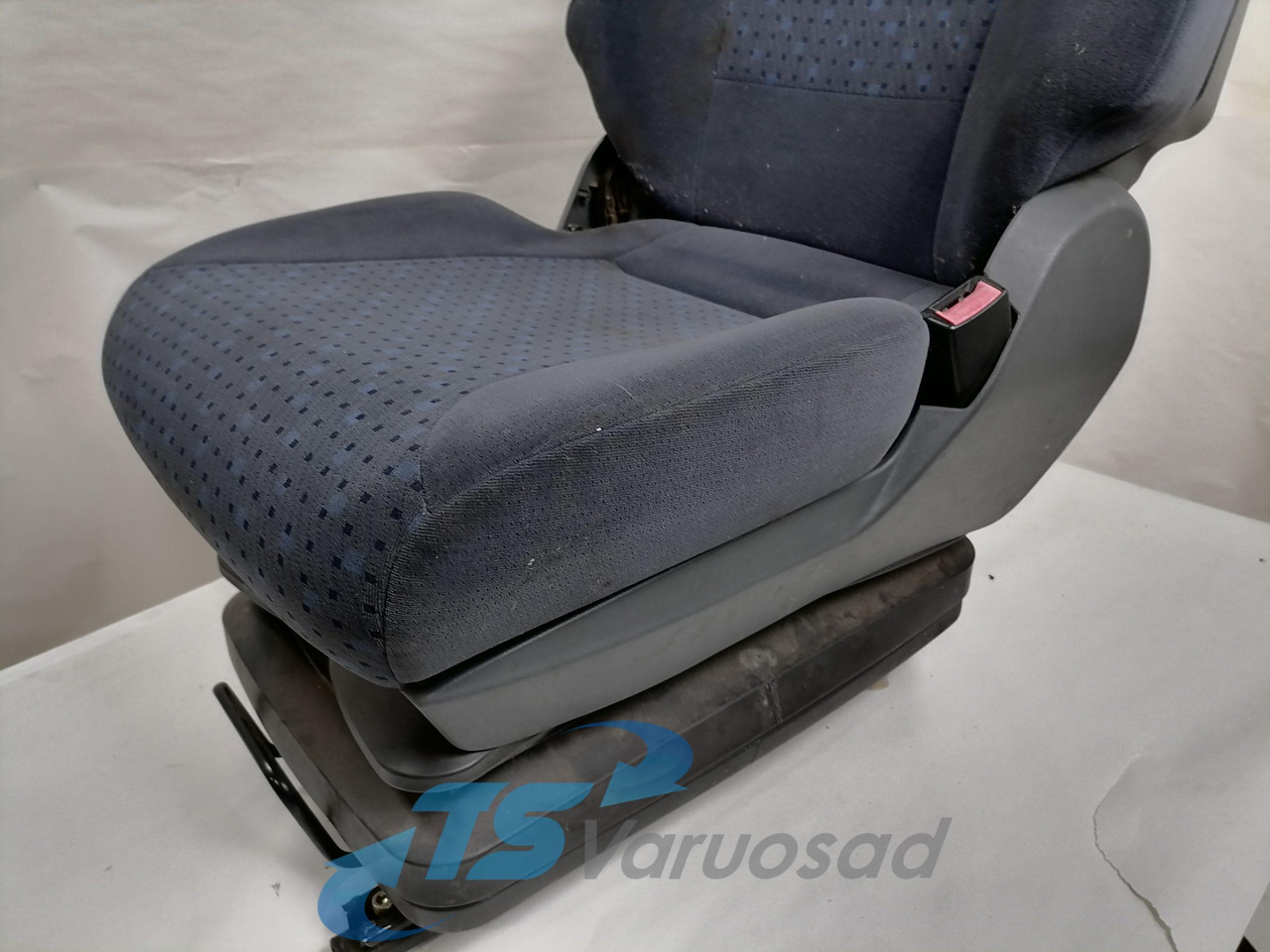MAN Passenger seat 81623076150 - مقاعد السيارات - شاحنة: صور 4 MAN Passenger seat 81623076150 - مقاعد السيارات - شاحنة: صور 4