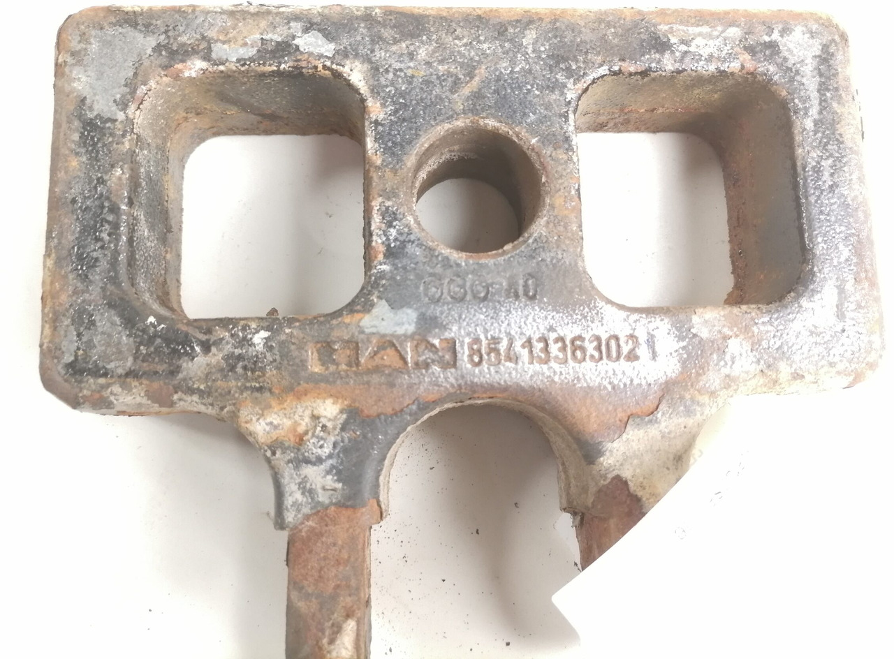MAN Shock absorber mounting 85413363021 - تعليق - شاحنة: صور 2 MAN Shock absorber mounting 85413363021 - تعليق - شاحنة: صور 2