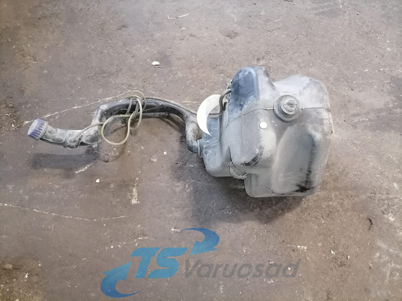 MAN Windscreen washer fluid tank 81264810079 - مساحة الزجاج الأمامي - شاحنة: صور 4 MAN Windscreen washer fluid tank 81264810079 - مساحة الزجاج الأمامي - شاحنة: صور 4