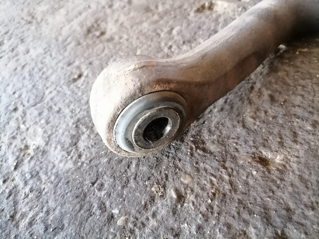 MB Anti-roll bar A9703200411 - عمود التوازن - شاحنة: صور 3 MB Anti-roll bar A9703200411 - عمود التوازن - شاحنة: صور 3