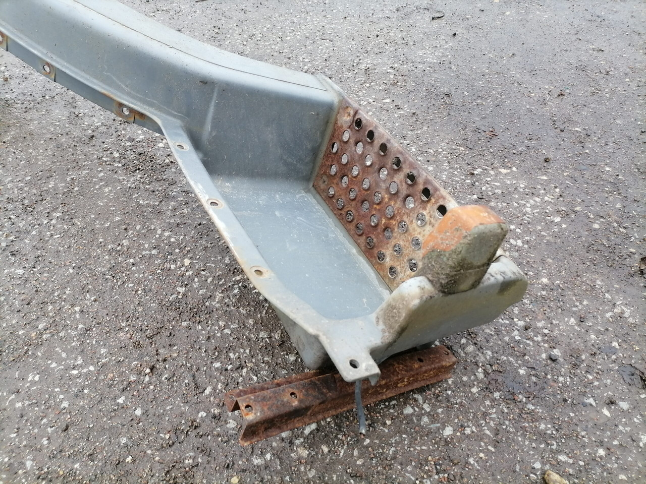 MB Astmelaua plastik 9736602601 - خطوة جانبية - شاحنة: صور 5 MB Astmelaua plastik 9736602601 - خطوة جانبية - شاحنة: صور 5