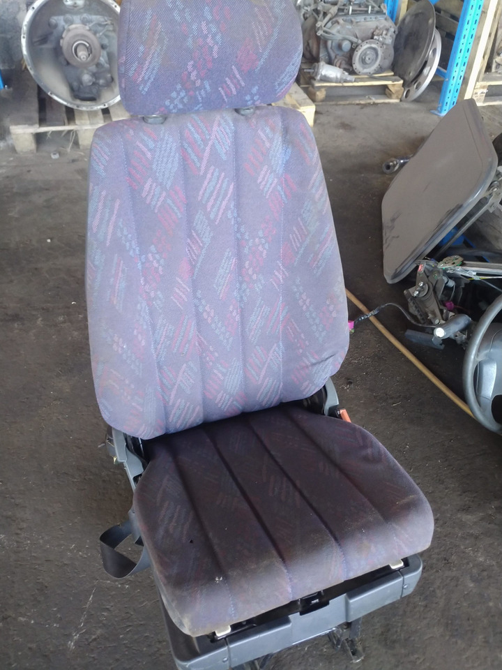 MB MB Atego passenger seat - مقاعد السيارات - شاحنة: صور 1 MB MB Atego passenger seat - مقاعد السيارات - شاحنة: صور 1