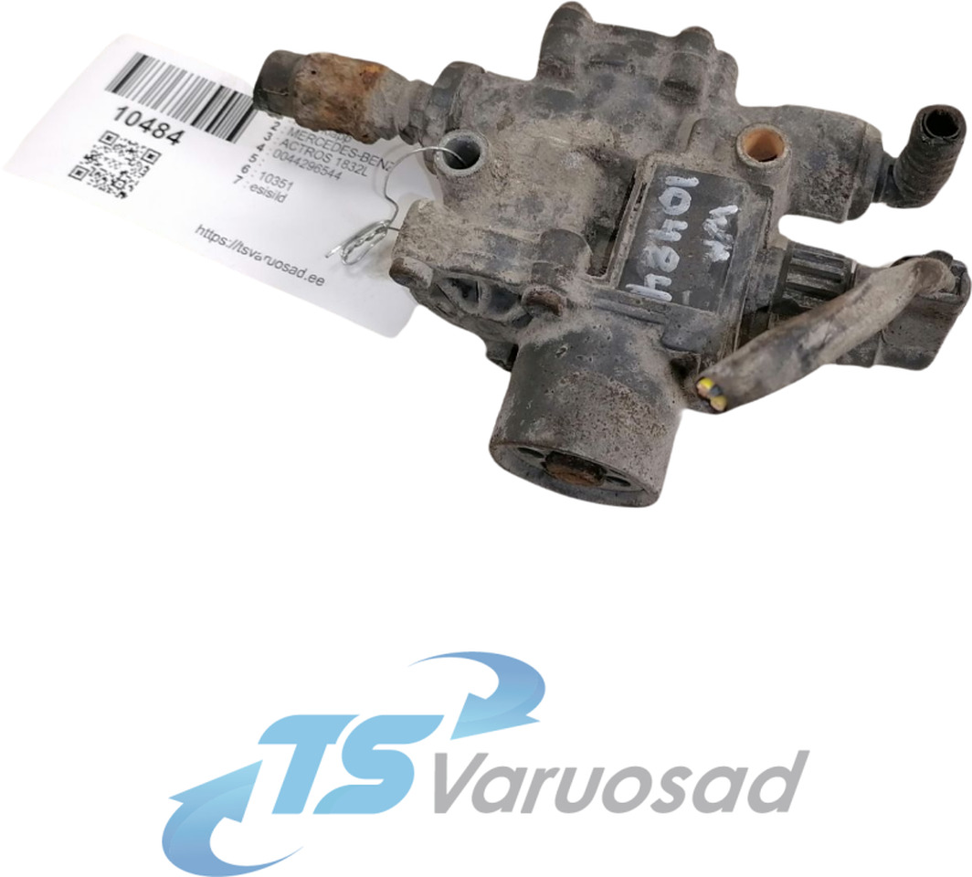 Mercedes-Benz ABS brake valve 0044296544 - صمام الفرامل - شاحنة: صور 1 Mercedes-Benz ABS brake valve 0044296544 - صمام الفرامل - شاحنة: صور 1